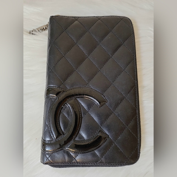 ❌SOLD❌ 🖤 Chanel Cambon Zippy 🖤 - Picture 2 of 15